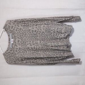 Sundry Leopard Print Long Sleeve Lightweight Sweatshirt Size 4 (Extra Large)